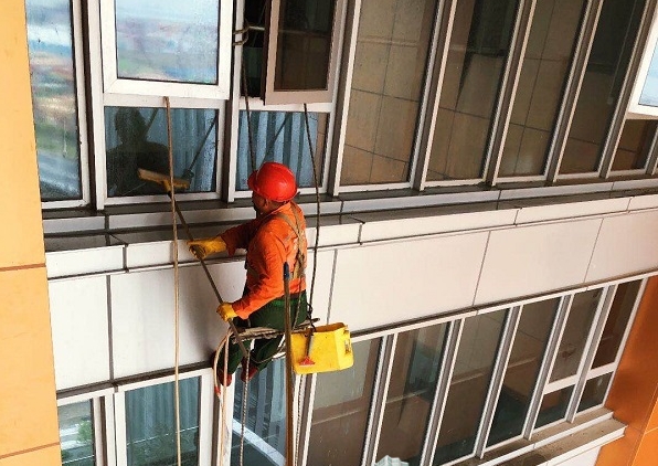 高空外墻如何清洗？教你5種不同材質(zhì)外墻清洗